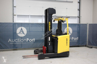 Chariot à mât rétractable Hyster