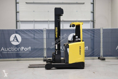 Chariot à mât rétractable Hyster