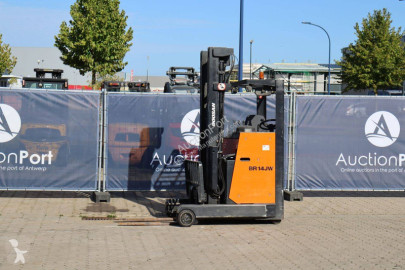 Empilhador de mastro retrátil Doosan