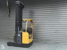 Chariot à mât rétractable Caterpillar NR16K occasion