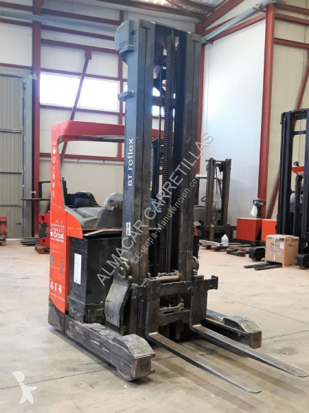 Chariot à mât rétractable BT RRE 160C