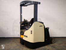 Carretilla retráctil Crown ESR5000 usada