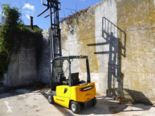 Chariot à mât rétractable Jungheinrich EFG320