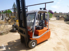 Chariot à mât rétractable BT C3E160