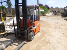 Chariot à mât rétractable BT CBE15T