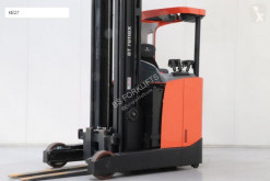 Empilhador a mastro retráctil Toyota RRE250E