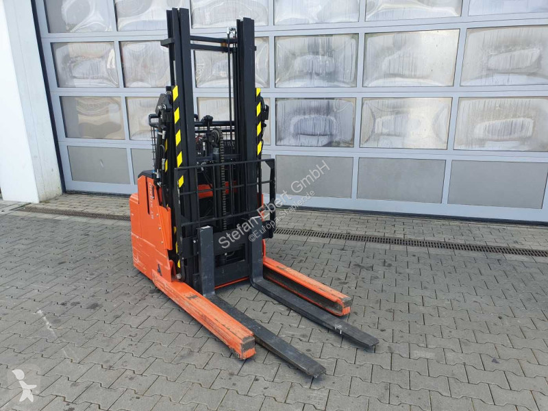 رافعة شوكية مع صاري قابل للسحب Toyota RWE 120 /...