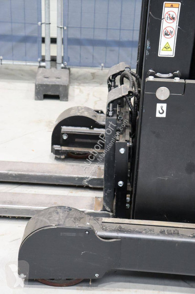 Chariot à mât rétractable Hyster R2.0