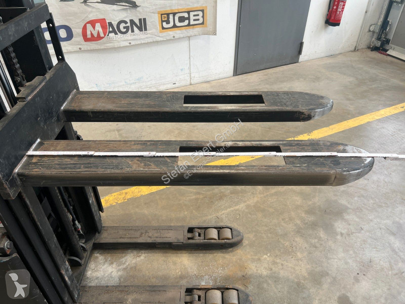 Gaffeltruck med stabler Toyota SWE 120L  / nur...