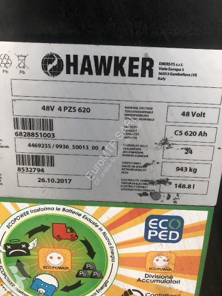 رافعة شوكية مع صاري قابل للسحب Hyster