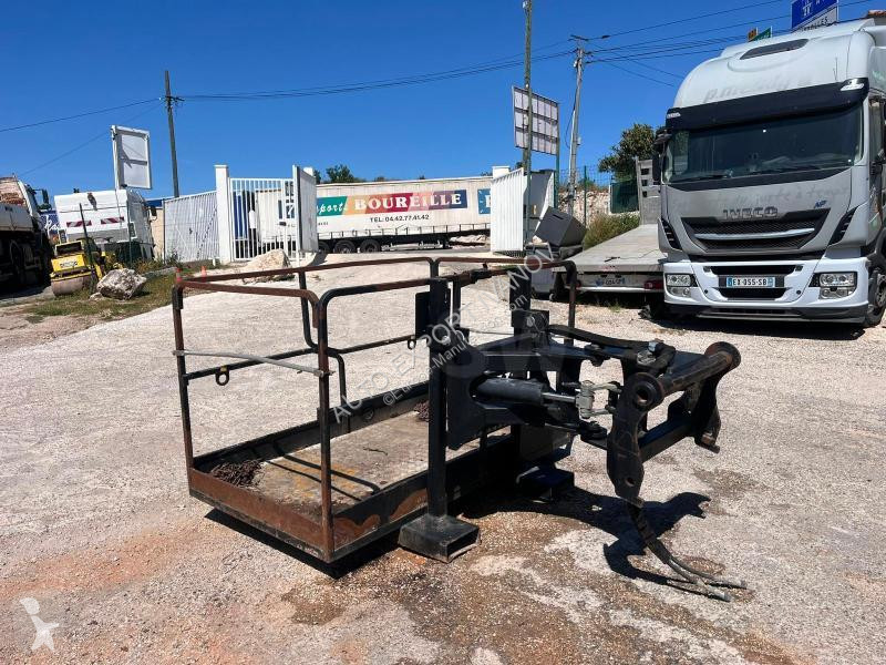 رافعة شوكية تلسكوبية Manitou