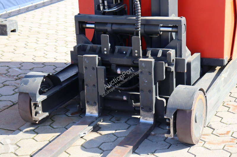 Stivuitor cu catarg retractabil Linde R20-01