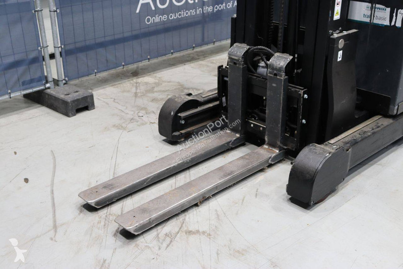 Chariot à mât rétractable Hyster R2.0