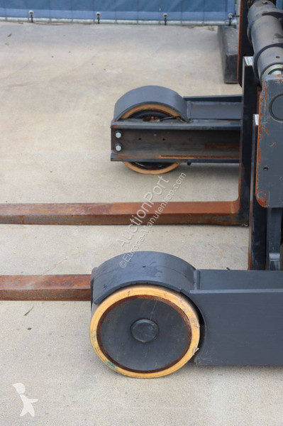 Carretilla retráctil  R14HD-01
