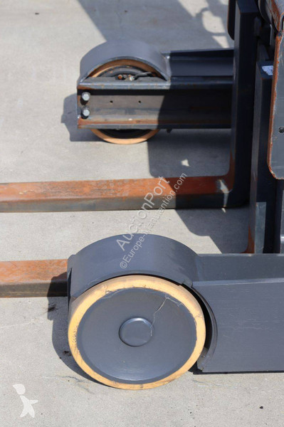 Stivuitor cu catarg retractabil  R14HD-01