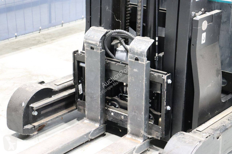 Chariot à mât rétractable Hyster R2.0