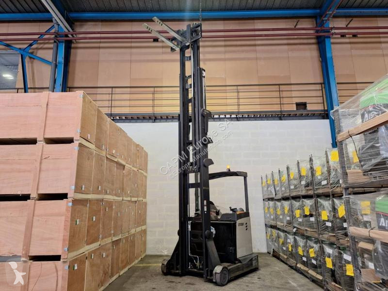 Stivuitor cu catarg retractabil Crown  ESR 5260
