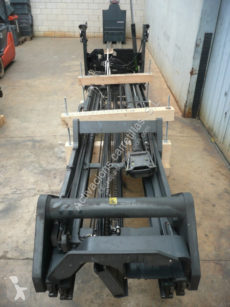 Chariot à mât rétractable Linde R 16