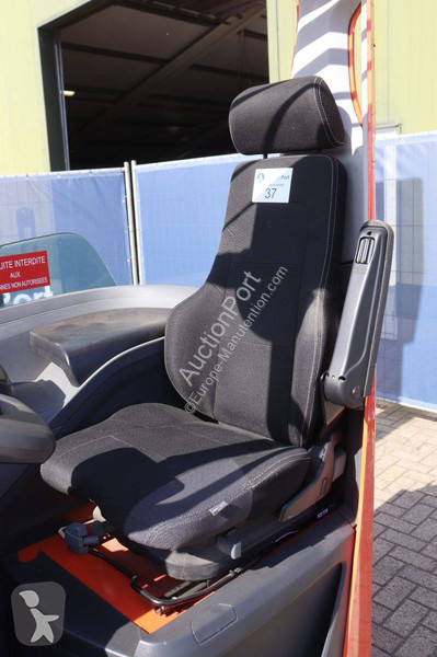 Stivuitor cu catarg retractabil Toyota