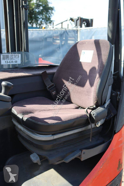 Stivuitor cu catarg retractabil  R14-01