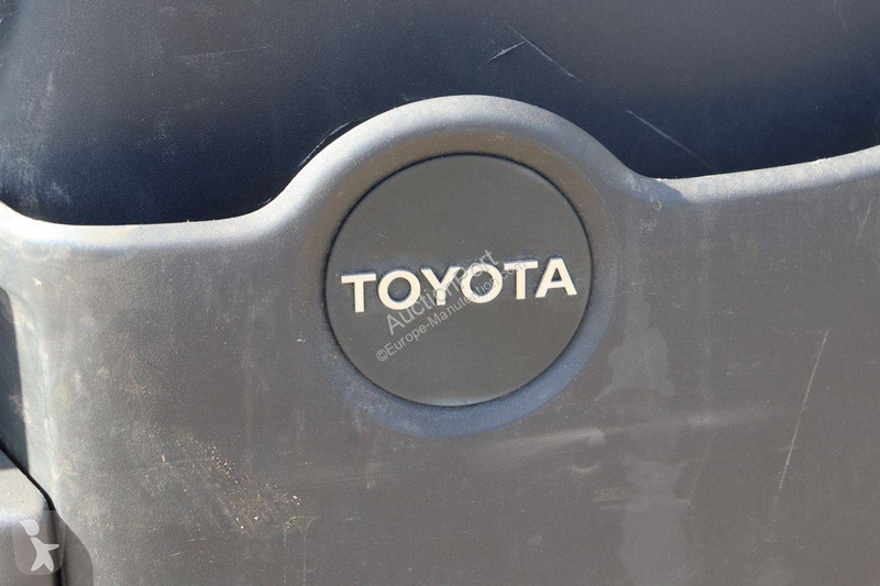 Stivuitor cu catarg retractabil Toyota