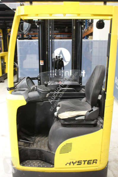 Chariot à mât rétractable Hyster R1.6