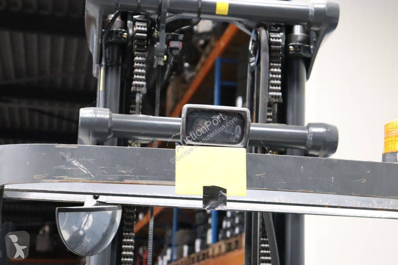 Chariot à mât rétractable Linde R10B-01