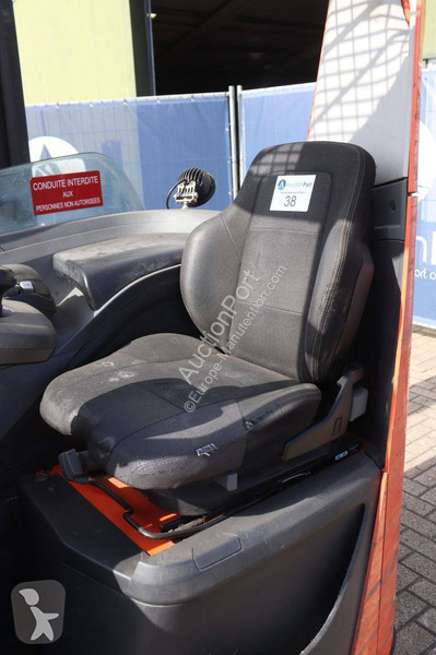 Stivuitor cu catarg retractabil Toyota