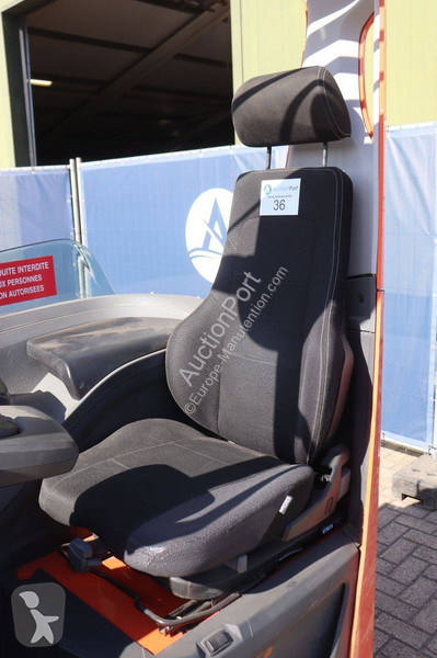 Stivuitor cu catarg retractabil Toyota