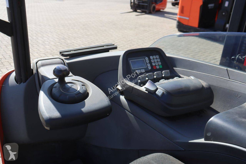 Stivuitor cu catarg retractabil Toyota
