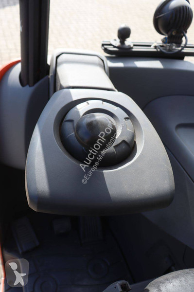 Stivuitor cu catarg retractabil Toyota