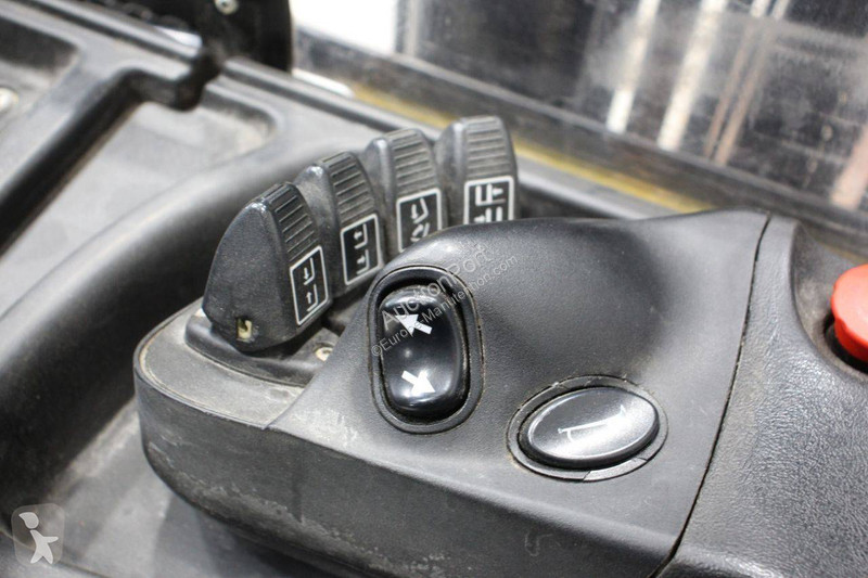 Chariot à mât rétractable Hyster R1.6