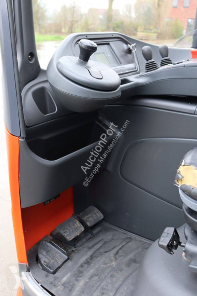 Carretilla retráctil  R14G-01