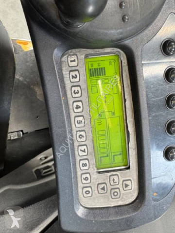 رافعة شوكية مع صاري قابل للسحب Hyster