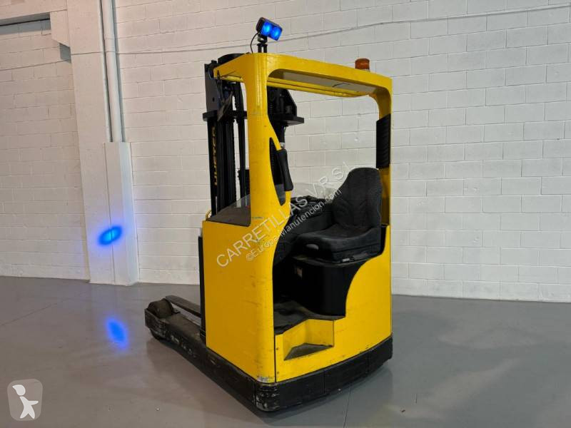 رافعة شوكية مع صاري قابل للسحب Hyster R2.5