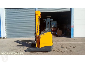 Chariot à mât rétractable