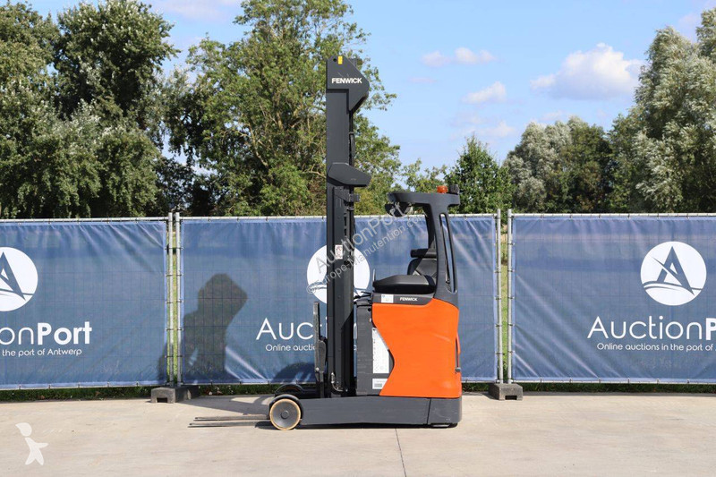 Stivuitor cu catarg retractabil  R14-01