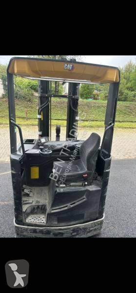 رافعة شوكية مع صاري قابل للسحب Caterpillar nr14n2s