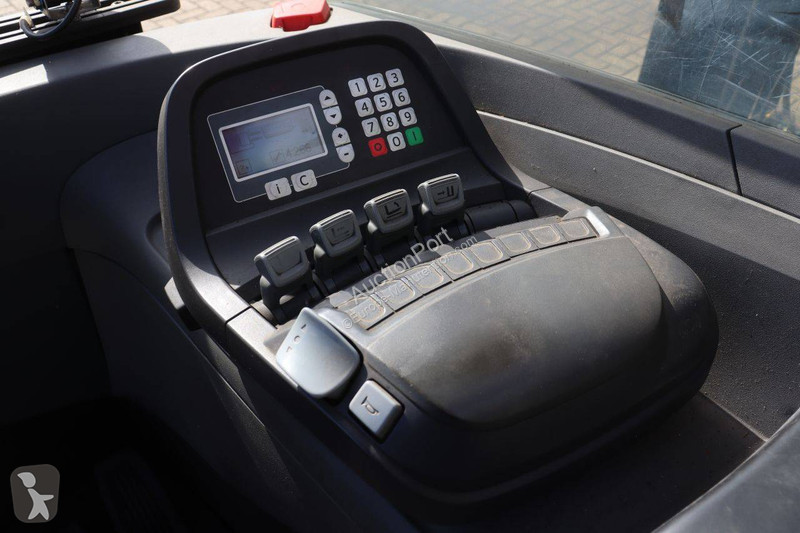 Stivuitor cu catarg retractabil Toyota