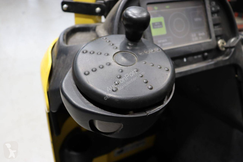 Chariot à mât rétractable Hyster R2.0