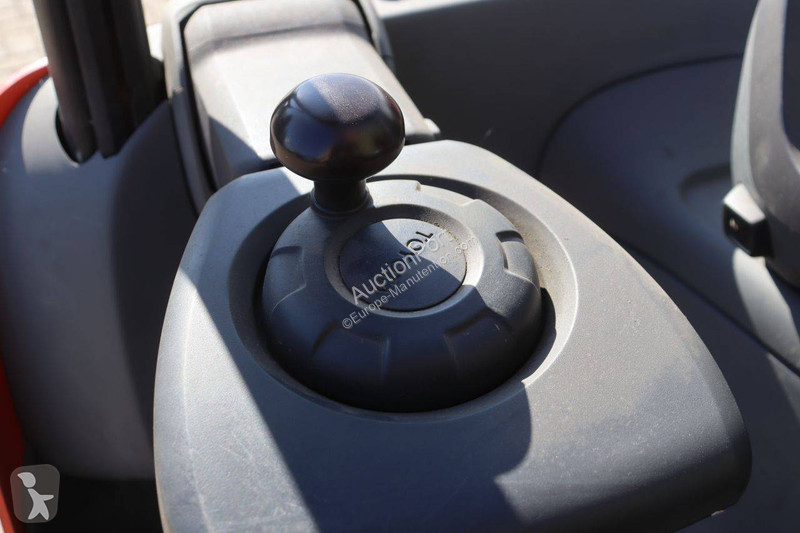 Stivuitor cu catarg retractabil Toyota