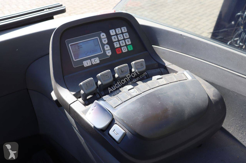 Stivuitor cu catarg retractabil Toyota