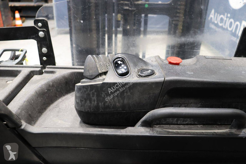 Chariot à mât rétractable Hyster R2.0