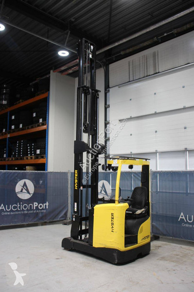 Chariot à mât rétractable Hyster R1.6