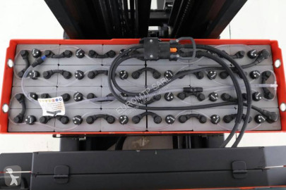 Chariot à mât rétractable Toyota