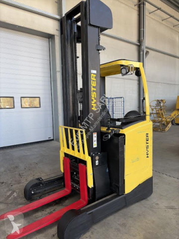 Gaffeltruck med stabler Hyster