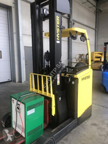 Gaffeltruck med stabler Hyster