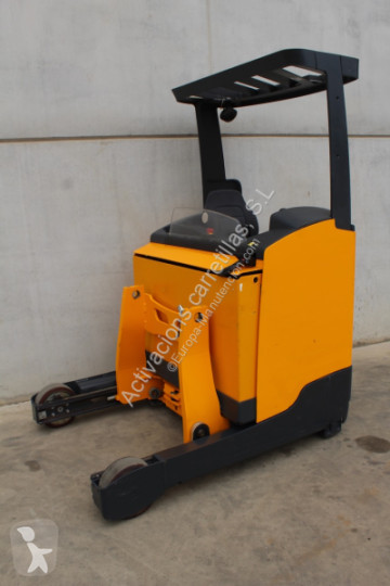 رافعة شوكية مع صاري قابل للسحب Jungheinrich