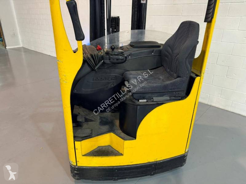 رافعة شوكية مع صاري قابل للسحب Hyster R2.5