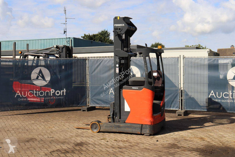 Stivuitor cu catarg retractabil  R14-01